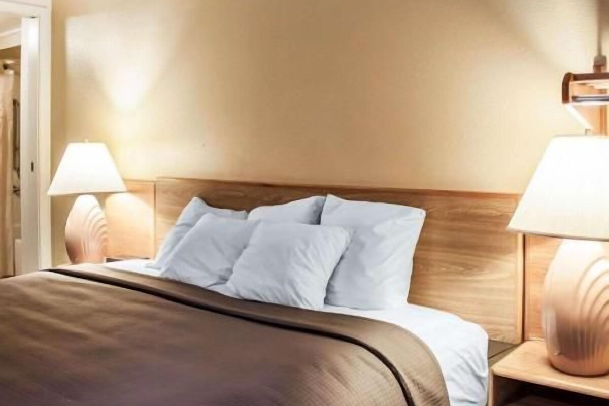 Pillowtop beds, desk, laptop workspace, iron/ironing board