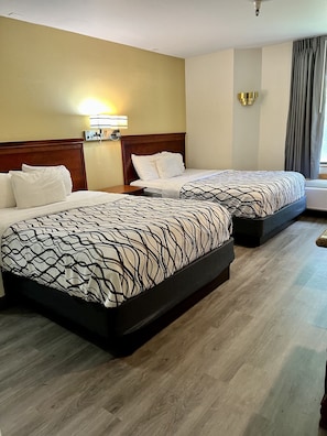 Chambre Standard, 2 grands lits, non-fumeur | Lit avec matelas à plateau-coussin, bureau