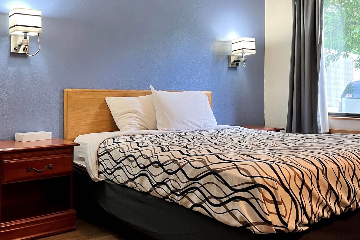 Lit avec matelas Ă plateau-coussin, bureau