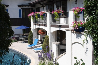 St. Moritz Lodge & Condominiums