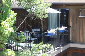 Standard Condo, 2 Bedrooms | Balcony