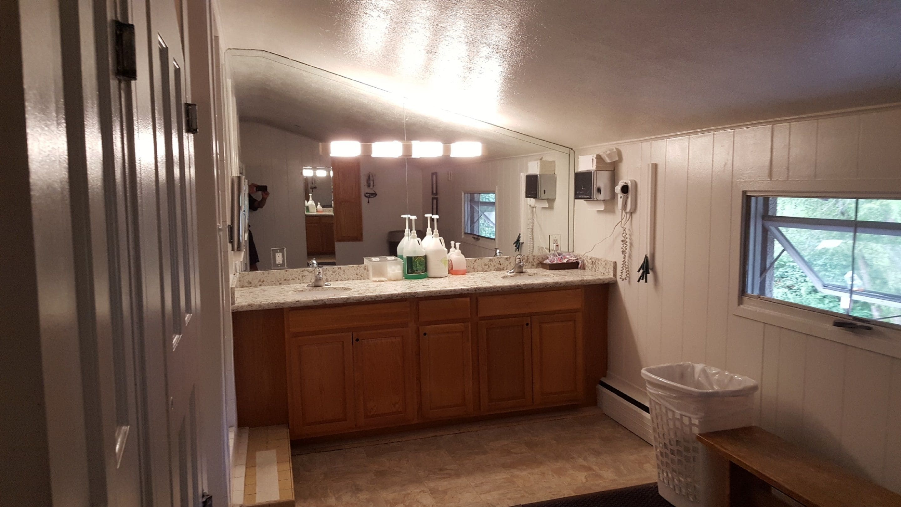 eco-friendly toiletries, towels