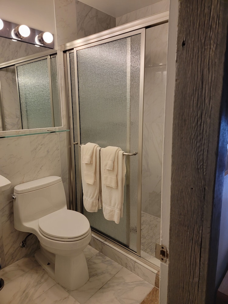 St Moritz Lodge by null