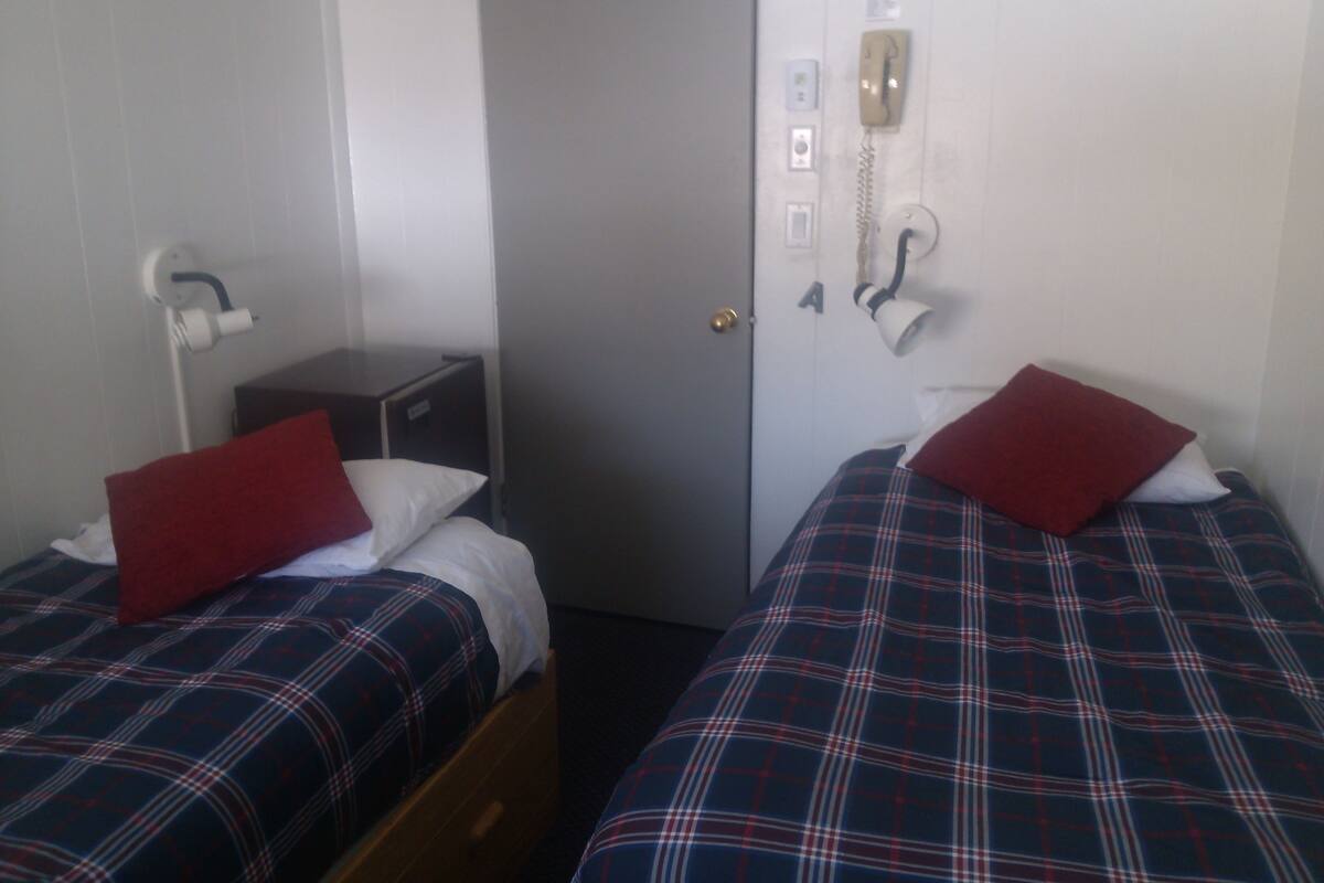 Ropa de cama de alta calidad y camas con pillow-top 