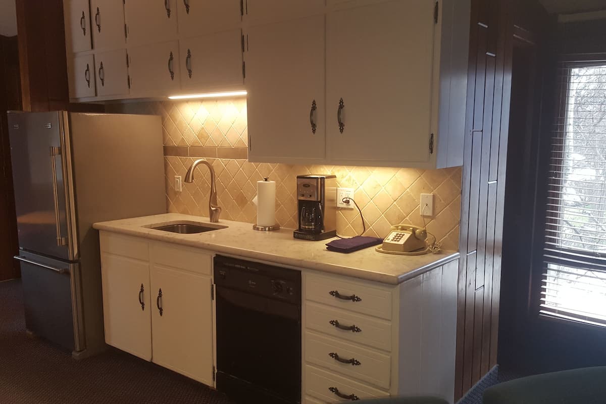 standard condo, 2 bedrooms, private bathroom | private kitchen