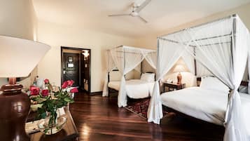 Deluxe Twin Room | 1 bedroom, minibar, in-room safe, desk