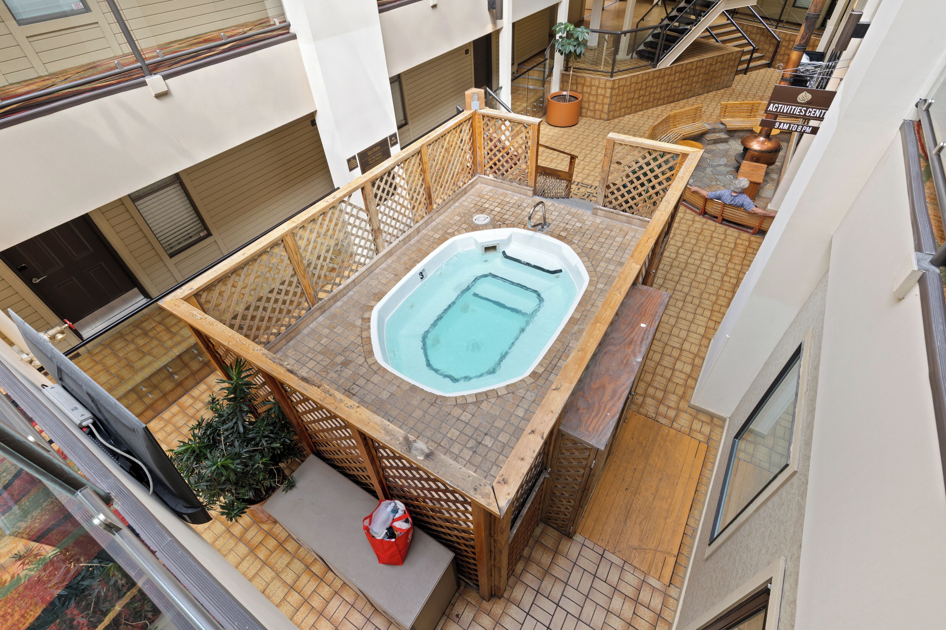 Indoor spa tub