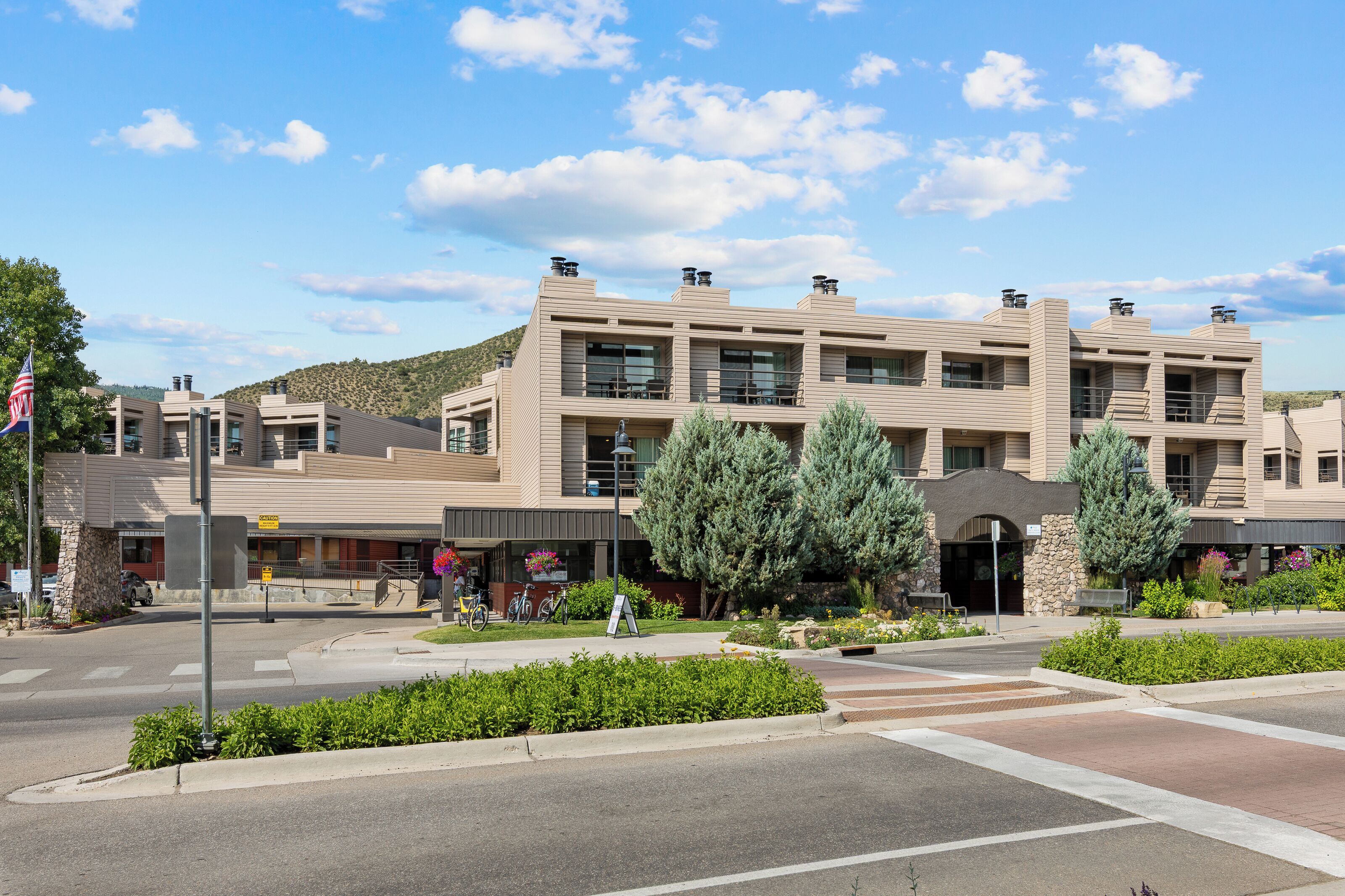 Vista frontal de la propiedad