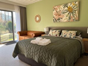 Chambre Double, 1 grand lit, vue fleuve