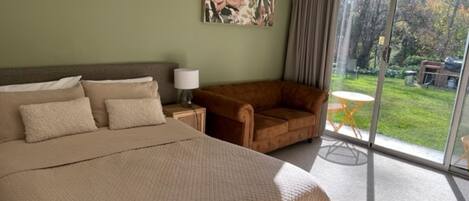 River View Room | Iron/ironing board, free WiFi, bed sheets