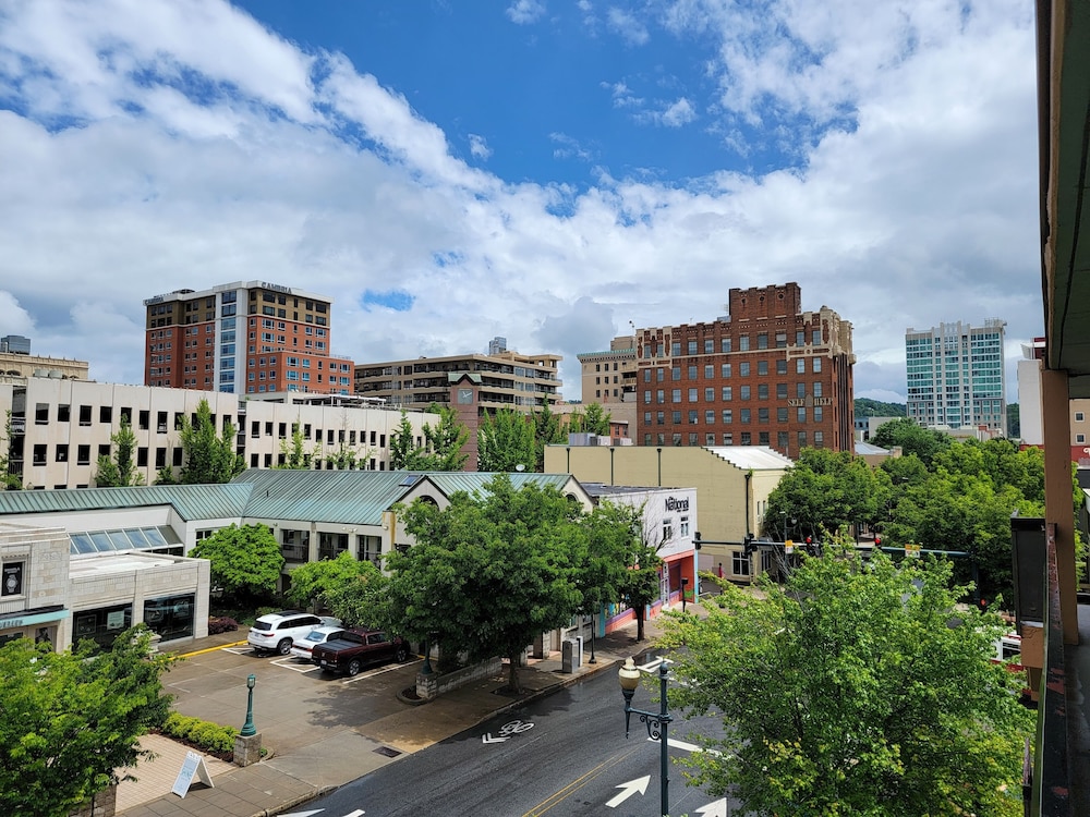 Downtown Inn & Suites by null