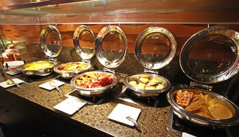 Desayuno buffet todos los días (con cargo)