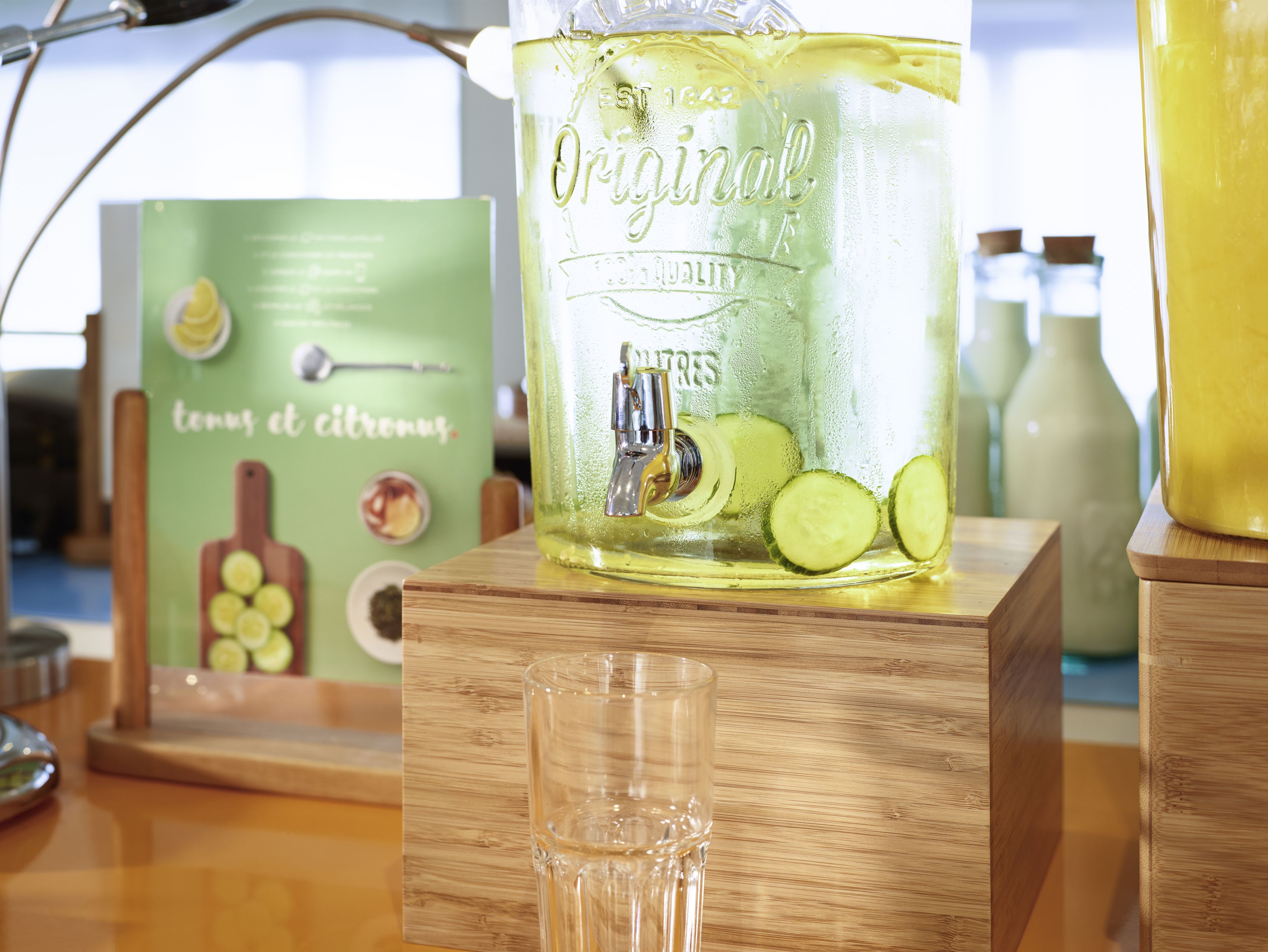 daily buffet breakfast for a fee