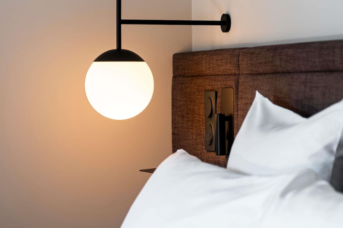 Comfort Room, 1 Double Bed | Minibar, in-room safe, desk, blackout curtains