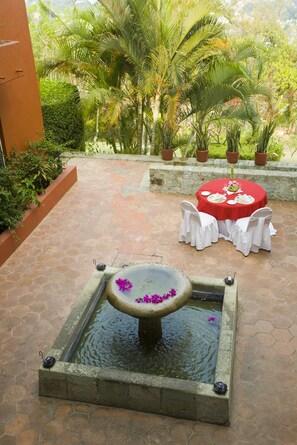 Se sirven desayunos, almuerzos, cenas y cocina regional 