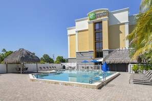Outdoor pool, sun loungers