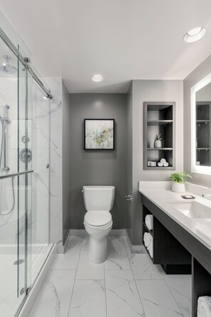 Shower, designer toiletries, hair dryer, bathrobes - Georgian Court Hotel, WorldHotels Elite (Vancouver)