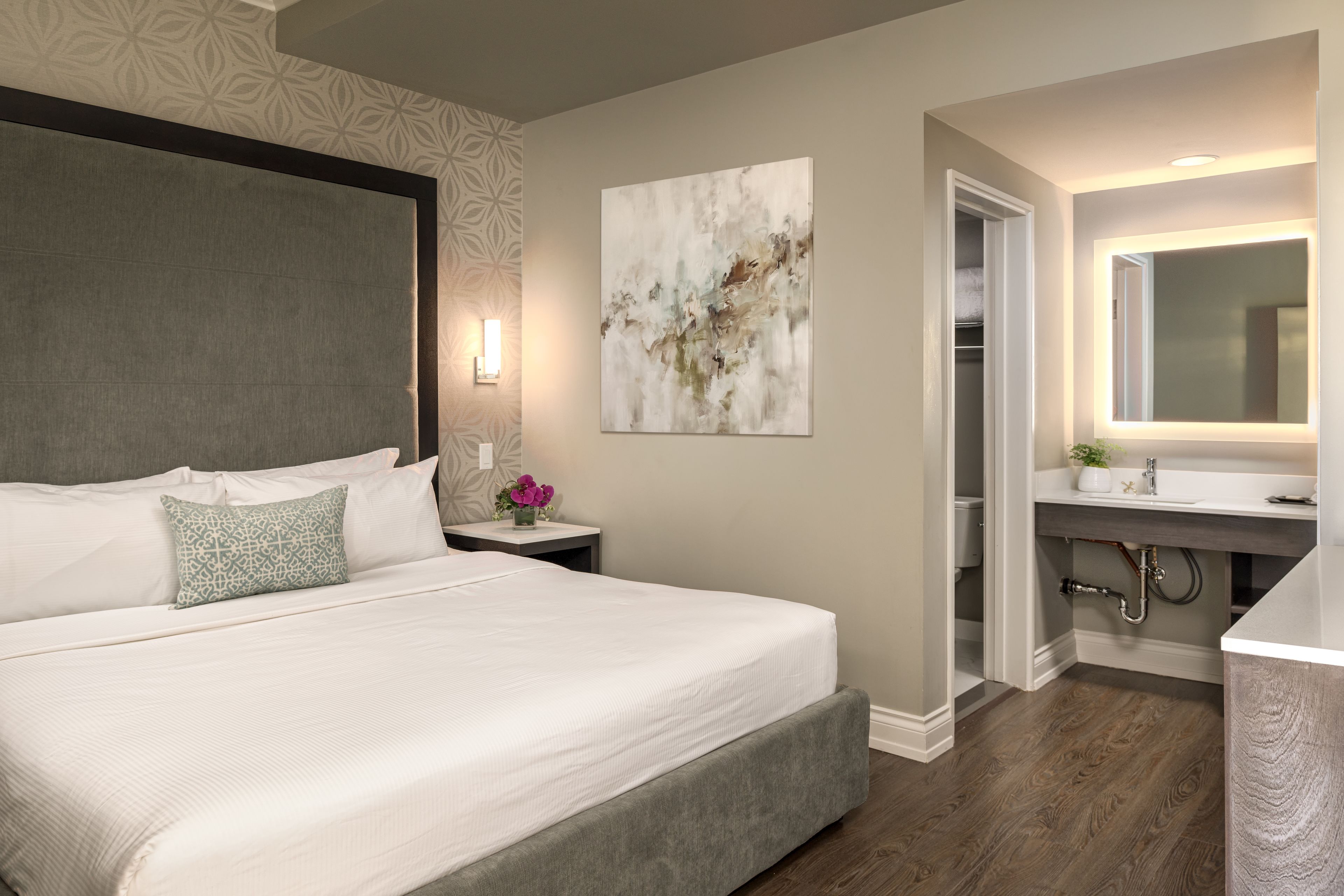 Premium bedding, pillowtop beds, in-room safe, desk