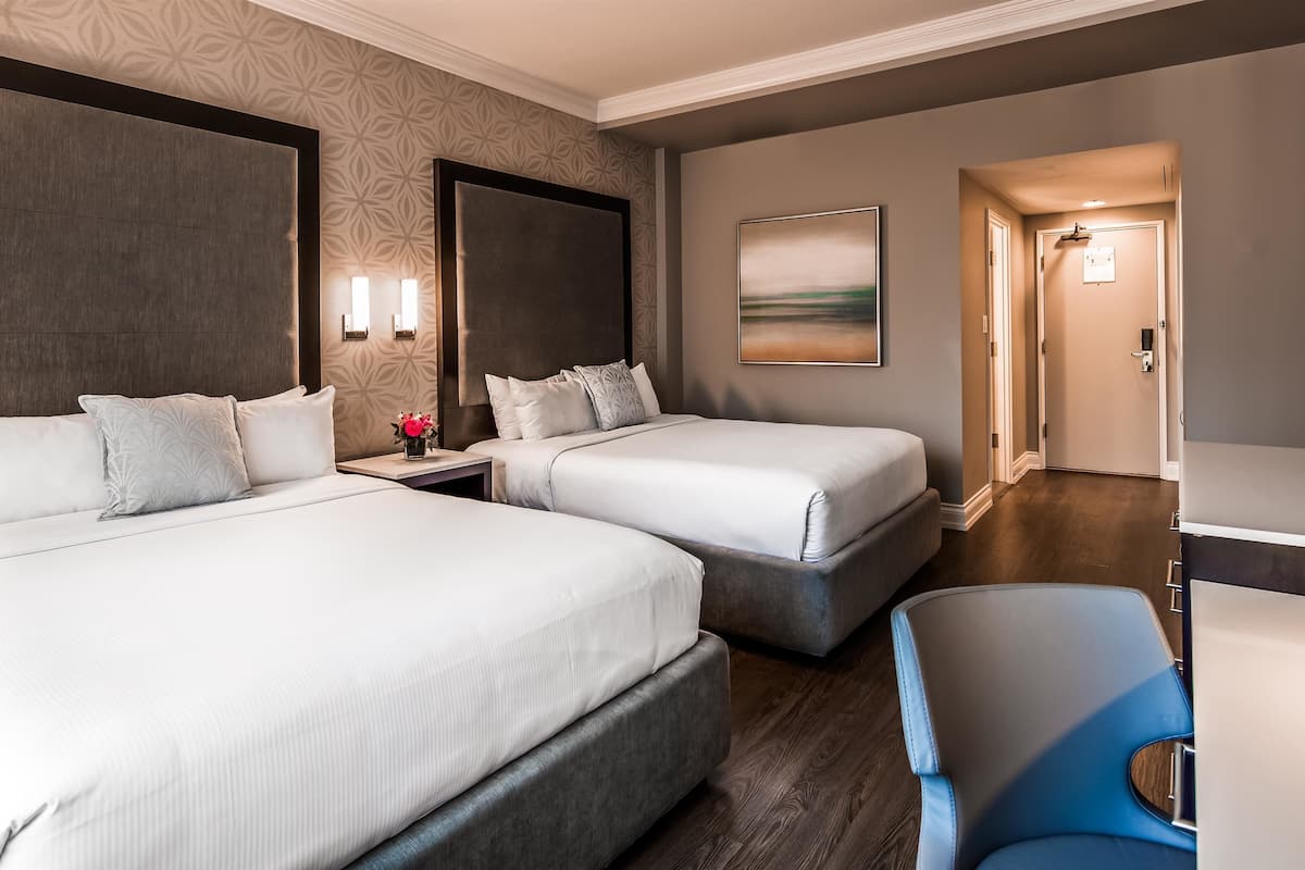 premium bedding, pillow-top beds, in-room safe, desk