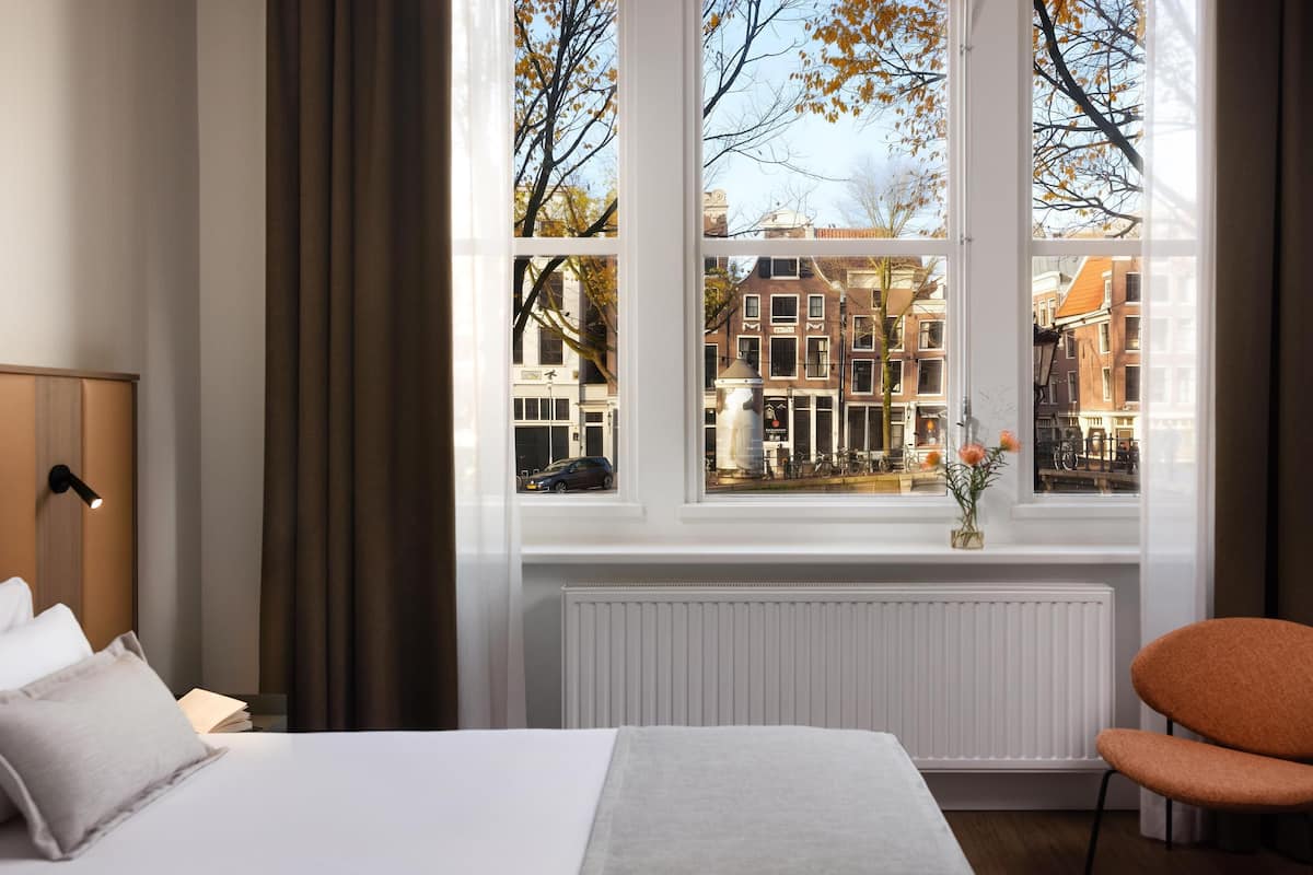 Superior Room, Canal View (New style) | Minibar, in-room safe, blackout drapes, soundproofing