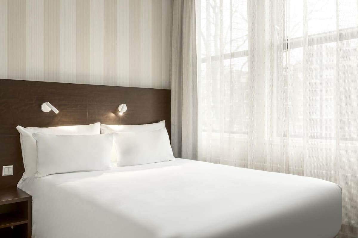 Minibar, in-room safe, blackout drapes, soundproofing