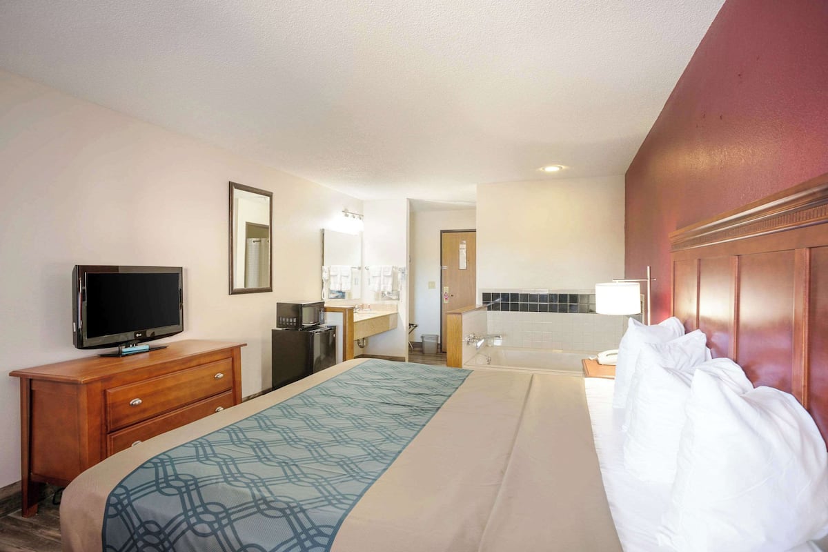 desk, blackout curtains, iron/ironing board, free wifi