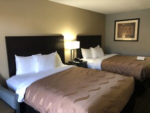 Desk, laptop workspace, soundproofing, iron/ironing board - Quality Inn Clinton - Laurens I-26 (Clinton)
