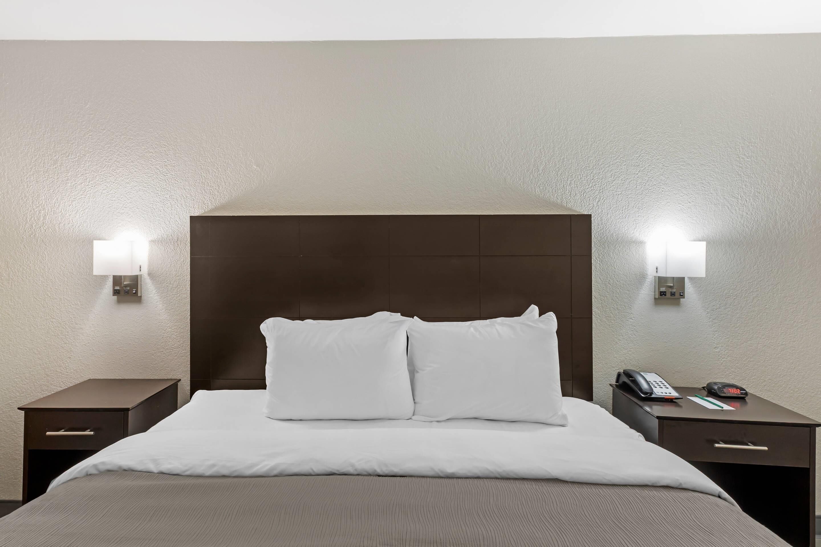Zimmer, 1 King-Bett, barrierefrei, Nichtraucher | Schreibtisch, laptopgeeigneter Arbeitsplatz, schallisolierte Zimmer