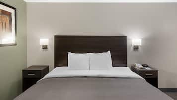 1 cama de matrimonio grande, fumadores | Escritorio y espacio para trabajar con un portátil