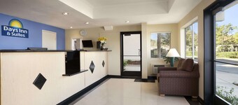 Days Inn & Suites by Wyndham Rancho Cordova