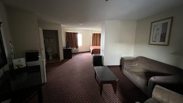 Desk, iron/ironing board, free WiFi, bed sheets