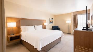 King study with sofabed nonsmoking | Premium bedding, minibar, iron/ironing board, free cots/infant beds