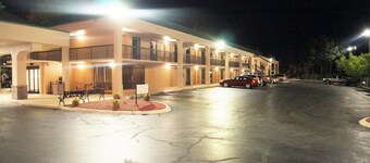 Howard Johnson by Wyndham Greensboro Near the Coliseum