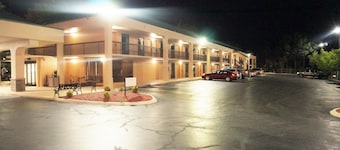 Howard Johnson by Wyndham Greensboro Near the Coliseum