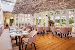 Déjeuner et dîner servis sur place