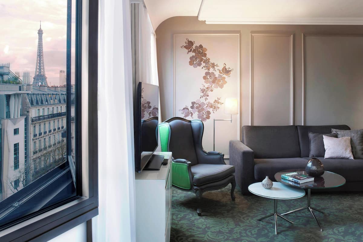Junior Suite, 1 King Bed with Sofa bed, Non Smoking, Tower (View) | 1 bedroom, premium bedding, minibar, in-room safe