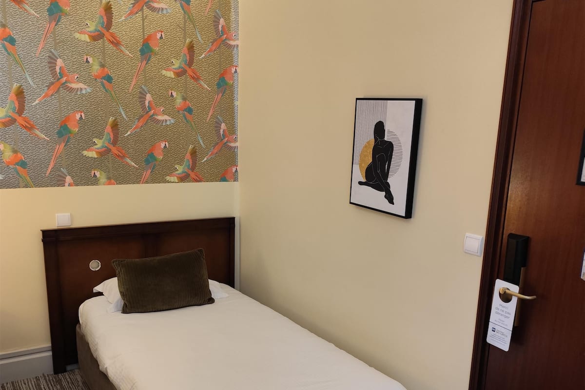 Chambre Standard, 1 lit une place, non-fumeurs | Literie de qualité supérieure, coffres-forts dans les chambres