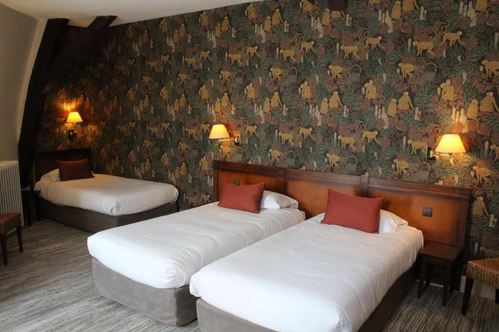 Premium bedding, in-room safe, individually decorated