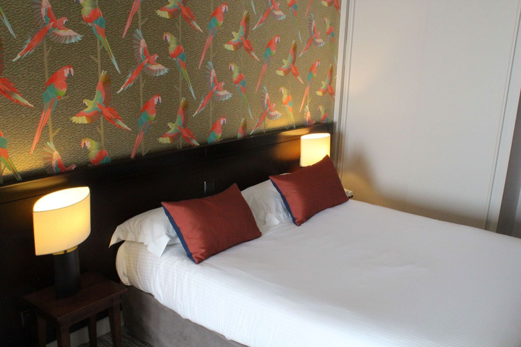 Premium bedding, in-room safe, individually decorated