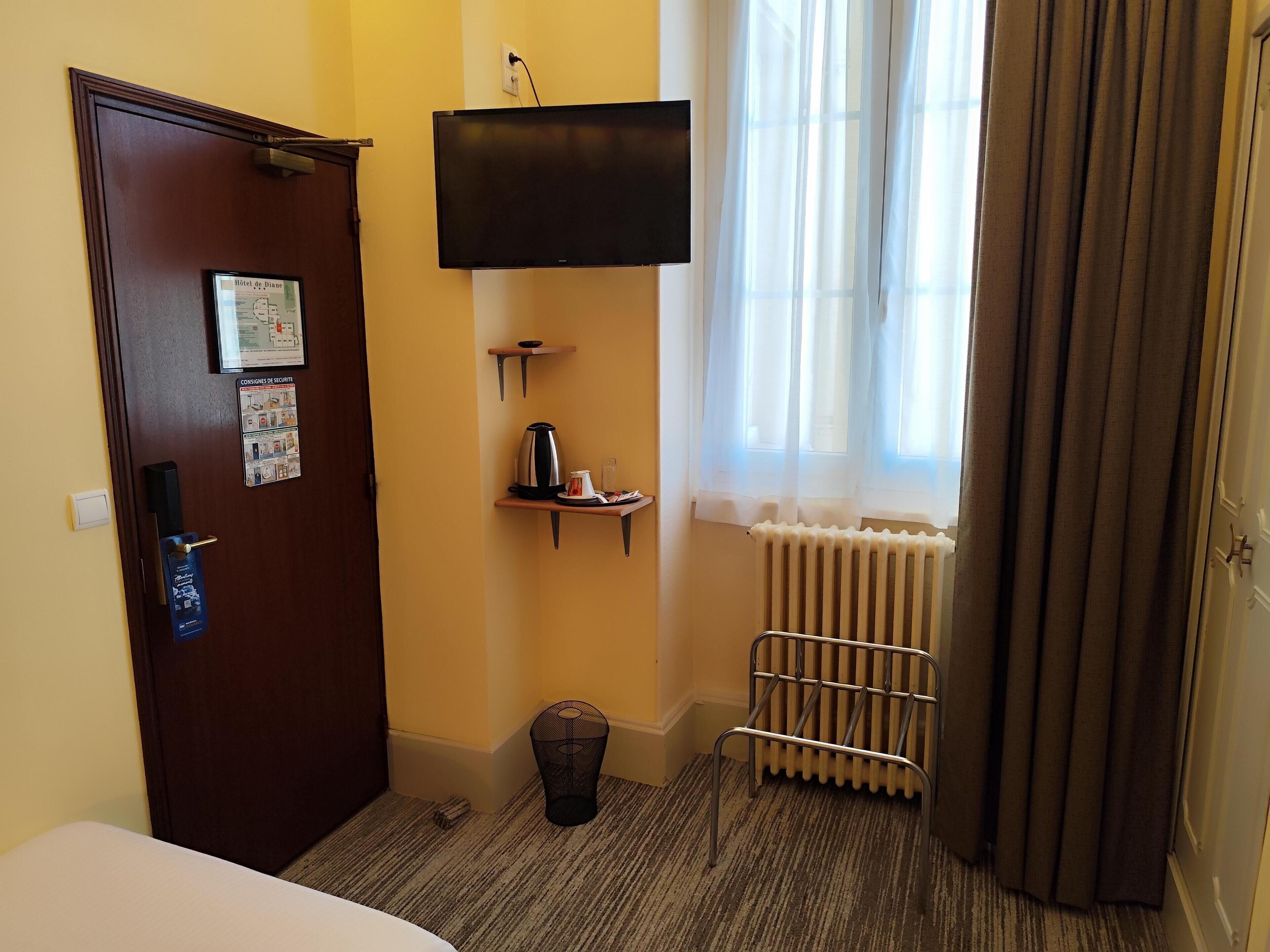 Standard Single Room, Non Smoking | Premium bedding, in-room safe, individually decorated