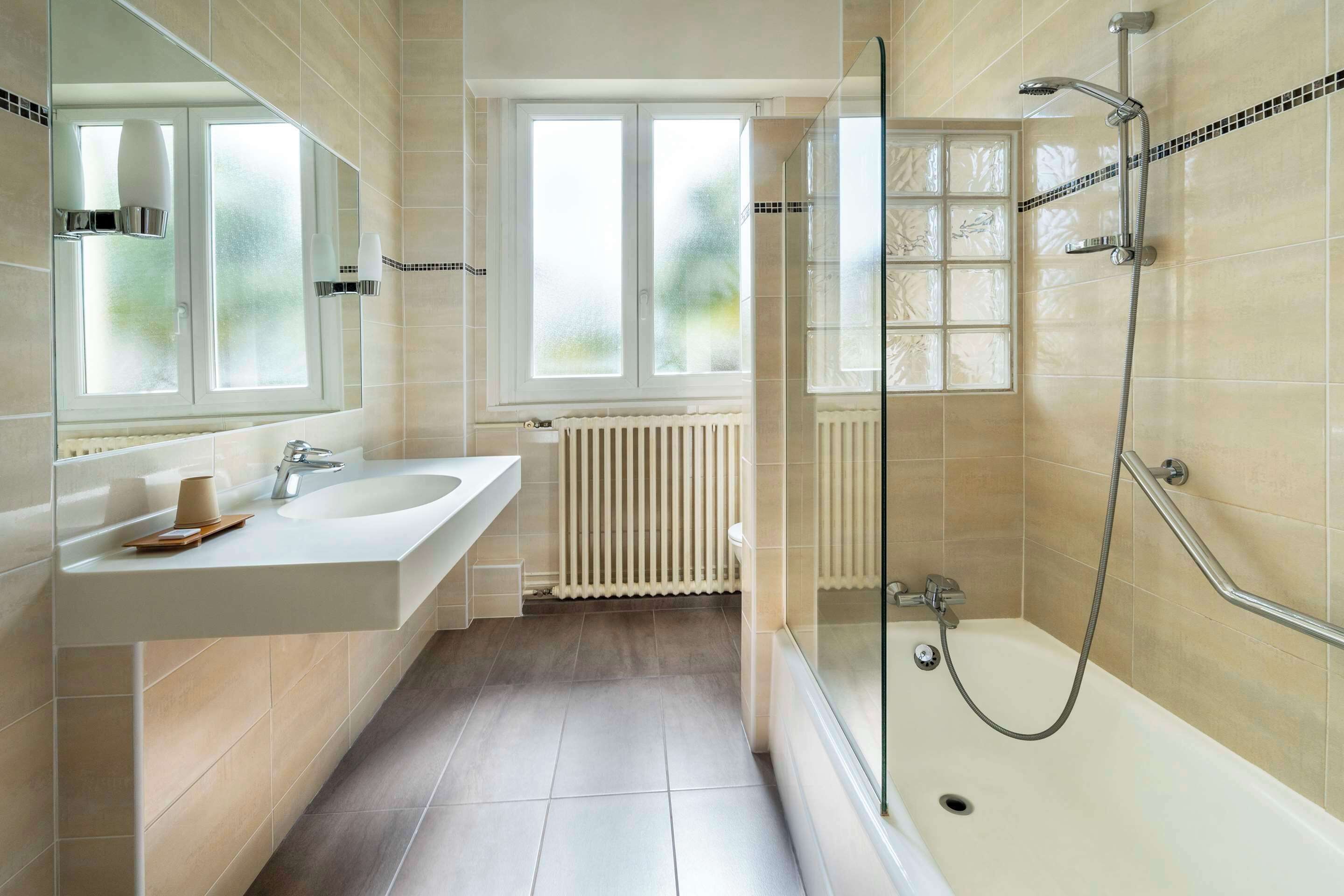 superior room, 1 double bed, non smoking | bathroom | free toiletries, hair dryer, towels, soap