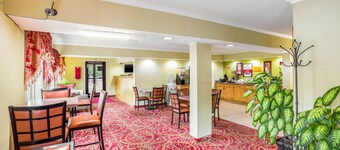 Econo Lodge Huntington - Barboursville University Area