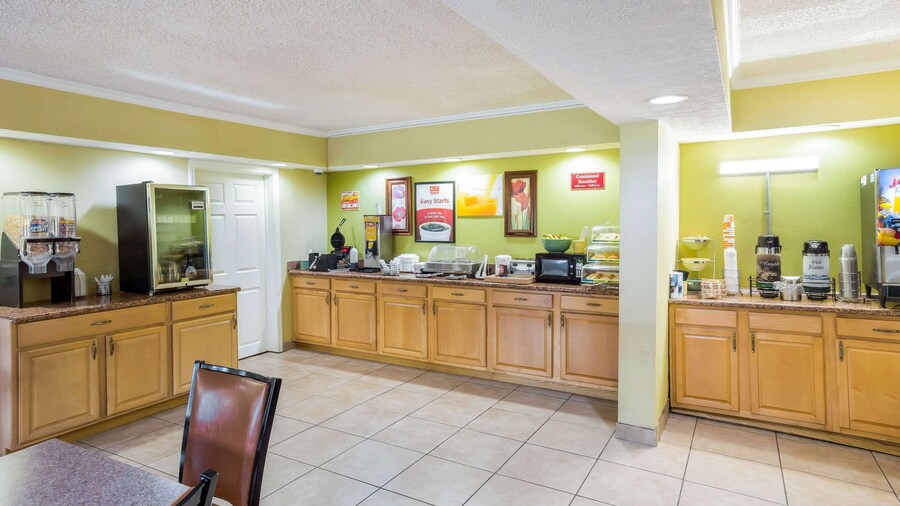 Econo Lodge Huntington - Barboursville University Area