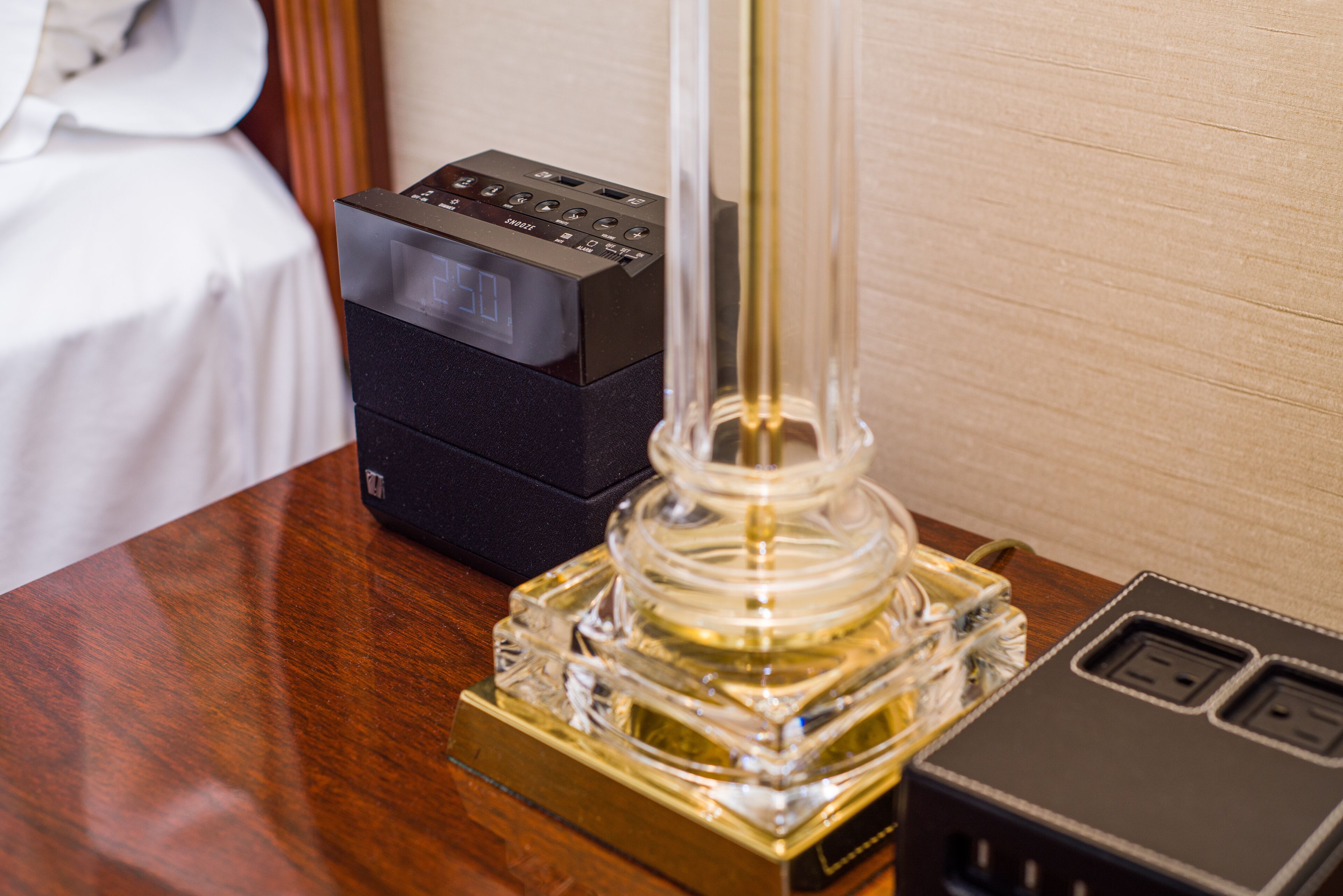 classic room, 1 queen bed - accessible | room amenity