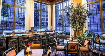 Mayflower Park Hotel