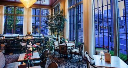 Mayflower Park Hotel