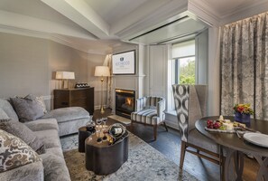 Suite, Fireplace
