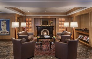 Lobby sitting area - Beechwood Hotel (Worcester)