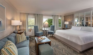 Junior Suite | Premium bedding, pillowtop beds, desk, blackout drapes