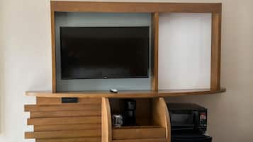 ملاءات للفراش لا تسبب الحساسية ومكواة/لوح كي وواي فاي مجانًا